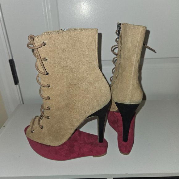 Dolce Vita 8 Bootie - Picture 2 of 12